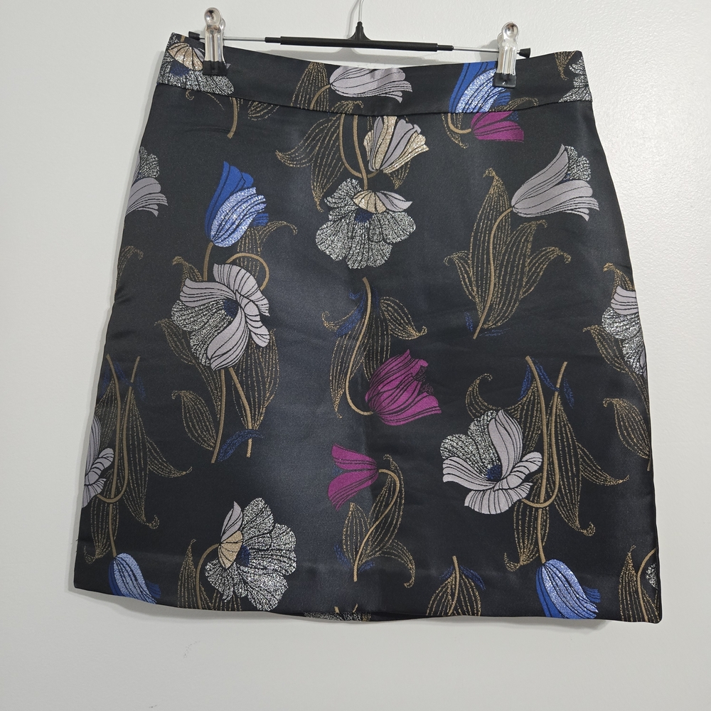 P#27 Ann Taylor Factory Size 4 Floral Print Black Skirt